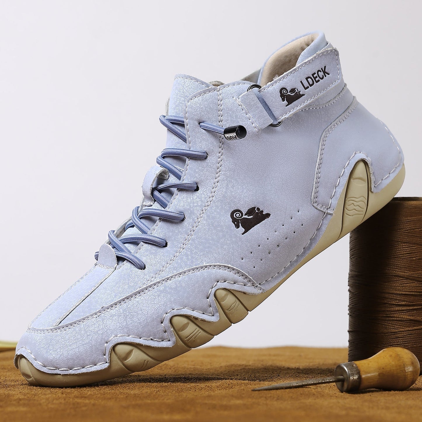 MinoLDeck - Încălțăminte ortopedică impermeabilă și respirabilă