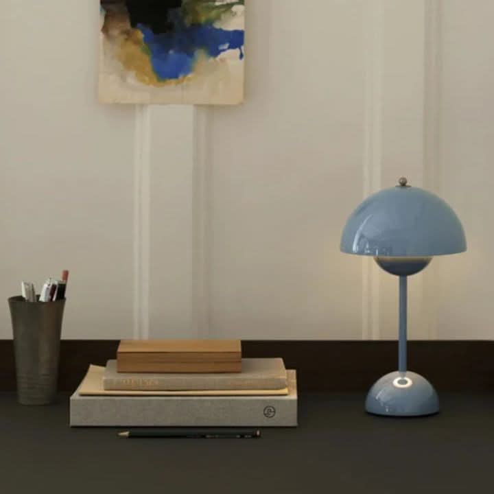 Modern LED table lamp, wireless and dimmable 