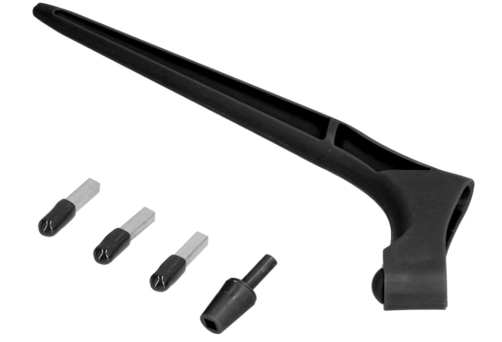 Un instrument de tăiere artizanal cu lamă rotativă la 360° 