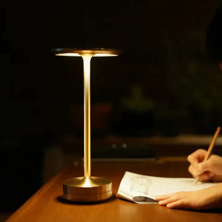 Wireless LED lamp with an elegant and touch-sensitive design 